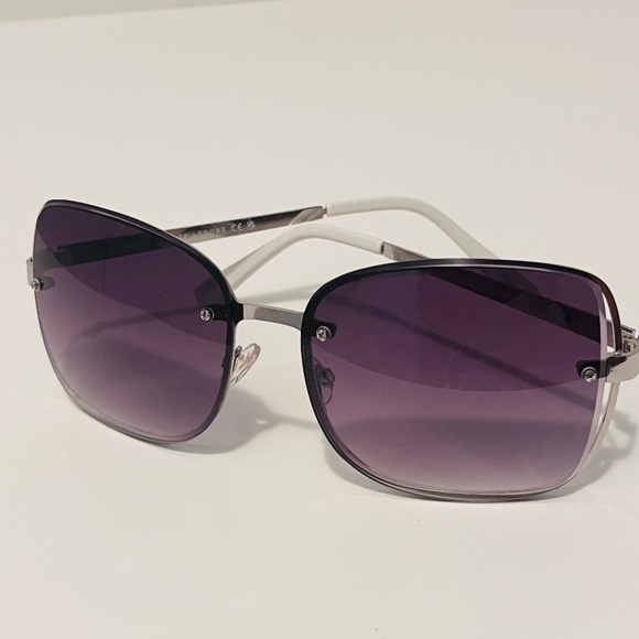 Nanette Lepore  GYNN0720-R NN285 Square Black Sunglasses Silver White Frame - Picture 1 of 8